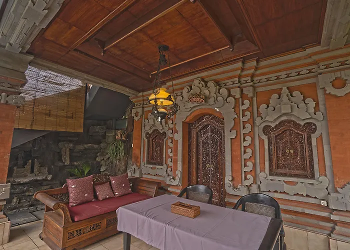 Aura Bisma Guest house 2*