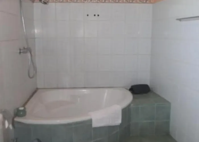 Aura Bisma Guest house 2*