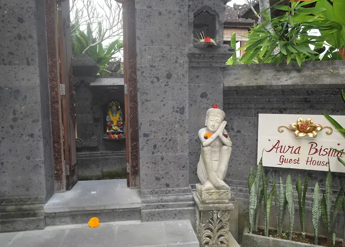 Guest house Aura Bisma 2*