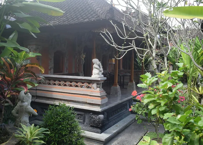 Aura Bisma Guest house 2*